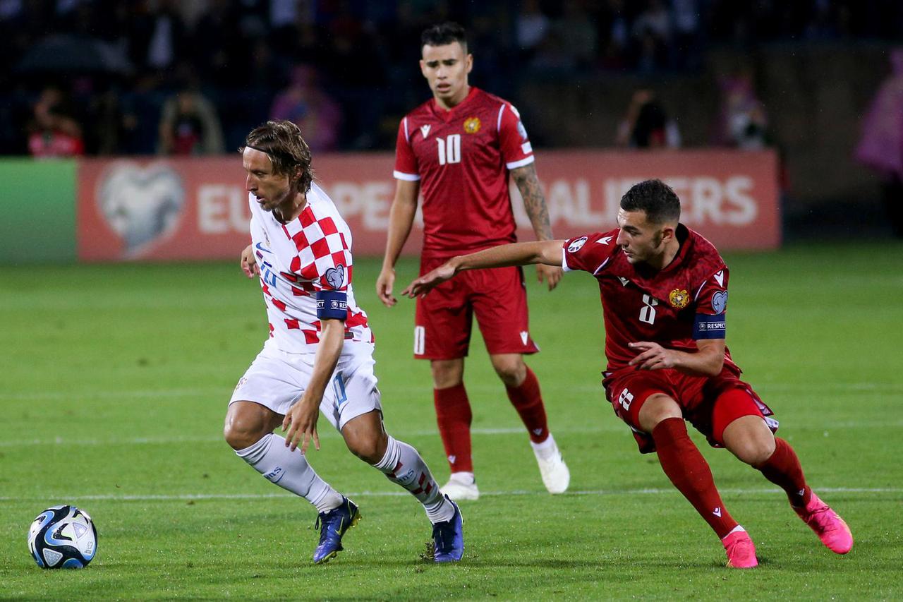 KATAR 2022 - Mislav Oršić zabio gol od stative za 2:1 protiv Maroka
