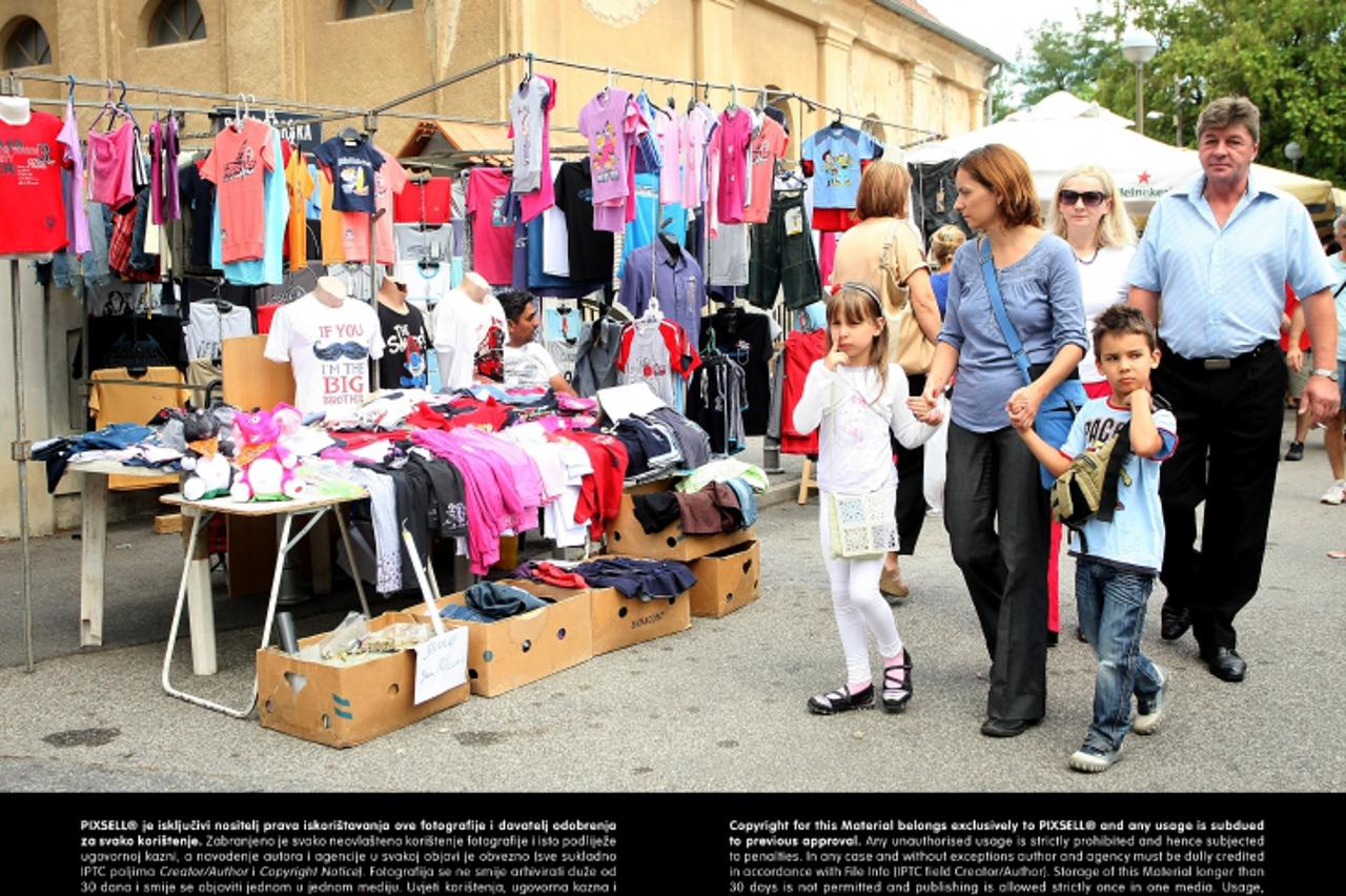 '15.08.2013., Zagreb - Na proslavi blagdana Velike Gospe u Zupi Uznesenja Blazene Djevice Marije u Stenjevcu okupio se veliki broj vjernika. Standovi na prostelju s domacim proizvodima.  Photo: Luka S