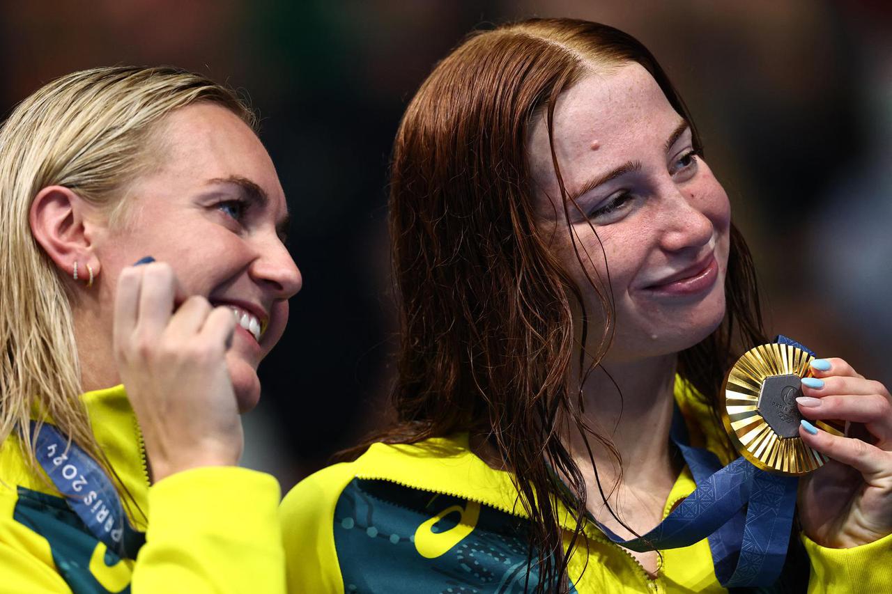 Swimming - Women's 200m Freestyle Victory Ceremony