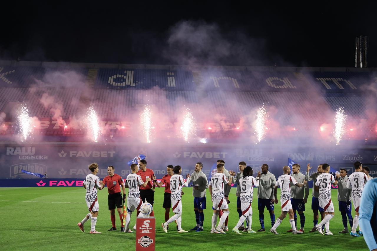 Zagreb: Zbog baklji nakratko prekinut derbi Dinama i Hajduka