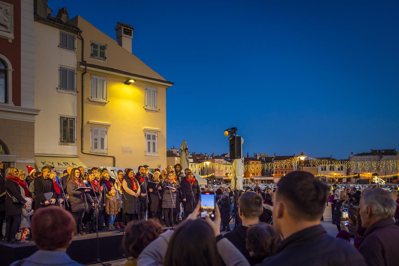 Čarolija Adventa u Rovinju