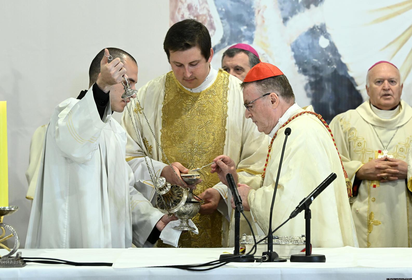 29.04.2023., Zagreb - Svecanim liturgijskim slavljem sluzbu novog zagrebackog nadbiskupa preuzeo je monsinjor Drazen Kutlesa postavsi tako 77. zagrebacki biskup, odnosno 9. nadbiskup metropolit zagrebacki.  Photo: Marko Lukunic/PIXSELL