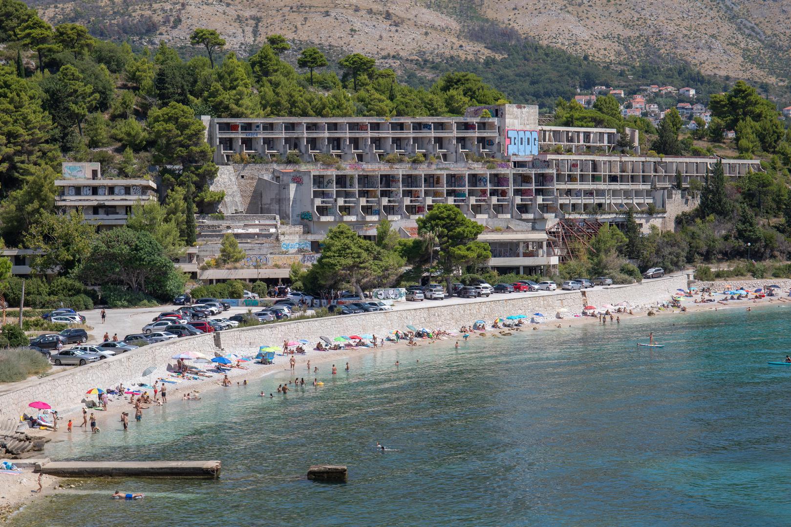 09.08.2024., Kupari, Zupa dubrovacka - Razruseni i napusteni kompleks hotela u Kuparima. Photo: Grgo Jelavic/PIXSELL