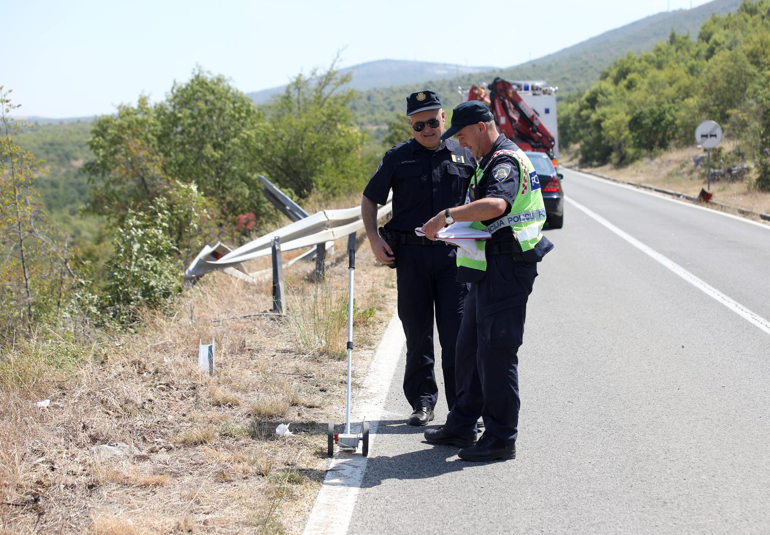 16.08.2024., Bilice - U prometnoj nesreci na drzavnoj cesti D-33 izmedju Bilica i Tromilje sudjelovalo je jedno vozilo te je poginula jedna osoba. Photo: Dusko Jaramaz/PIXSELL