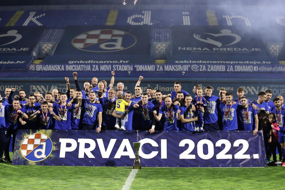 Dinamo podignuo pehar za nalov prvaka Hrvatske 