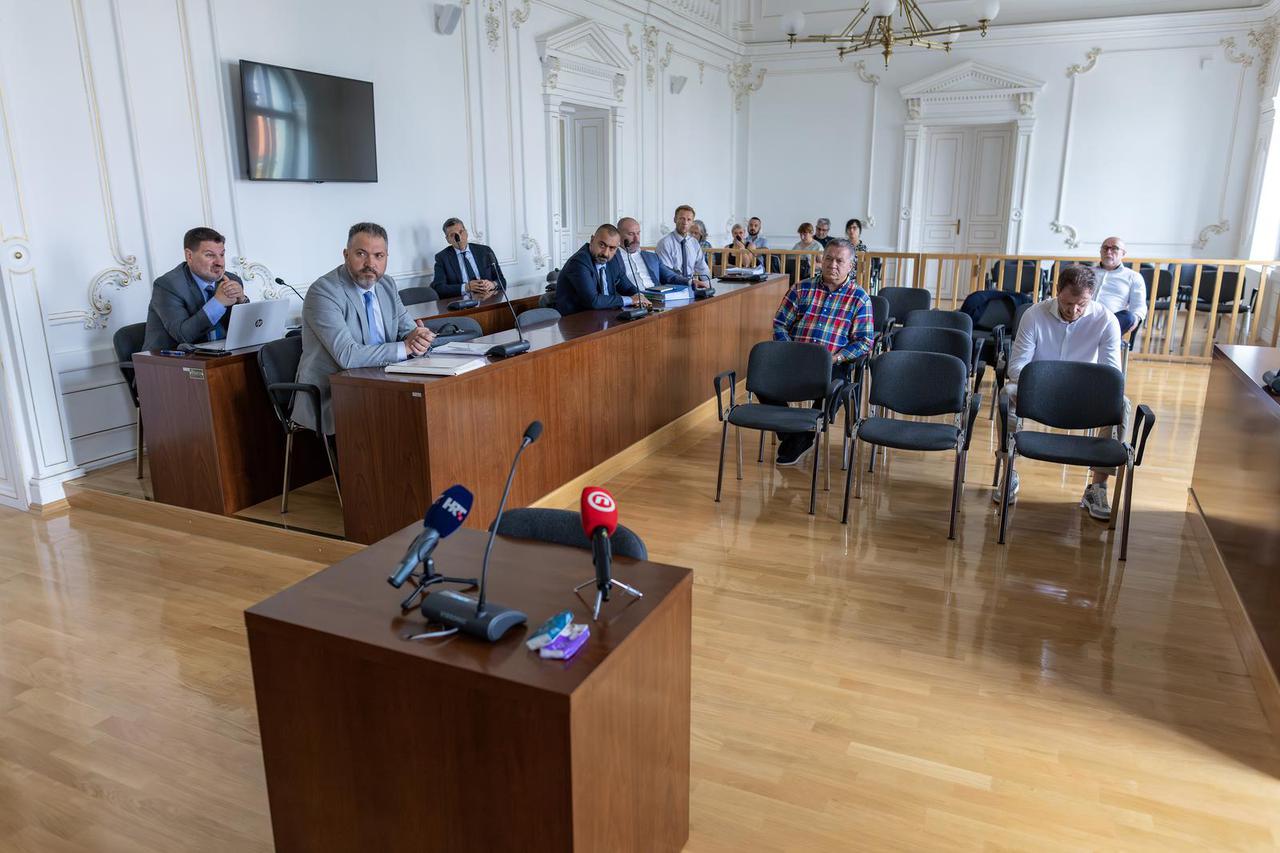 Osijek: Nenad Bjelica došao na suđenje Mamićima, ročište otkazano jer je Zoran Mamić otkazao punomoć odvjetniku