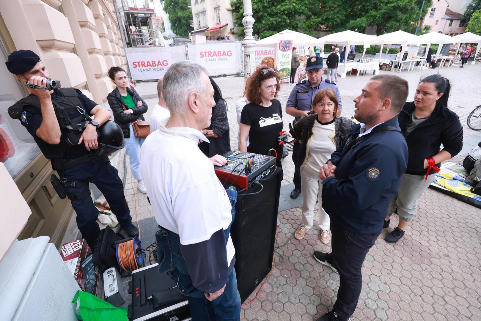 03.06.2023., Zagreb - Zenska mreza Hrvatske u Bakacevoj ulici  odrzala akciju kojom zele naglasiti da ne pristaju na krsenje ljudskih prava zena. Photo: Sanjin Strukic/PIXSELL