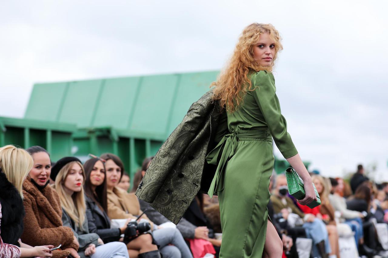 Zagreb: Dizajnerski dvojac ELFS održao modnu reviju u reciklažnom dvorištu Žitnjak