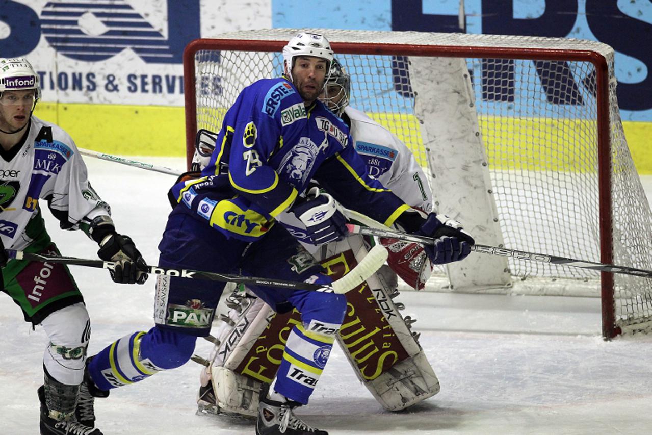 '10.01.2010., Zagreb - Hokejaska utakmica EBEL lige, 42. kolo,  u Domu sportova, KHL Medvescak Zagreb - HDD TILIA Olimpija Ljubljana. Joel Prpic. Photo: Dalibor Urukalovic/PIXSELL'