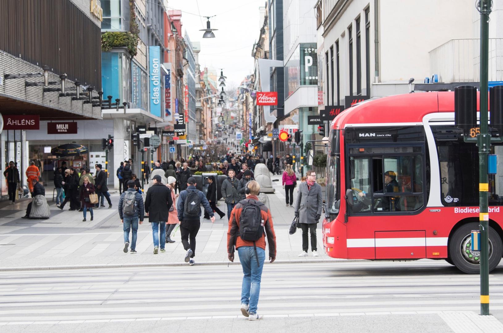 A street with less pedestrian traffic than usual as a result of the coronavirus disease (COVID-19) outbreak is seen in Stockholm A street with less pedestrian traffic than usual as a result of the coronavirus disease (COVID-19) outbreak is seen in Stockholm, Sweden April 1, 2020. TT News Agency/Fredrik Sandberg via REUTERS      ATTENTION EDITORS - THIS IMAGE WAS PROVIDED BY A THIRD PARTY. SWEDEN OUT. NO COMMERCIAL OR EDITORIAL SALES IN SWEDEN. TT NEWS AGENCY