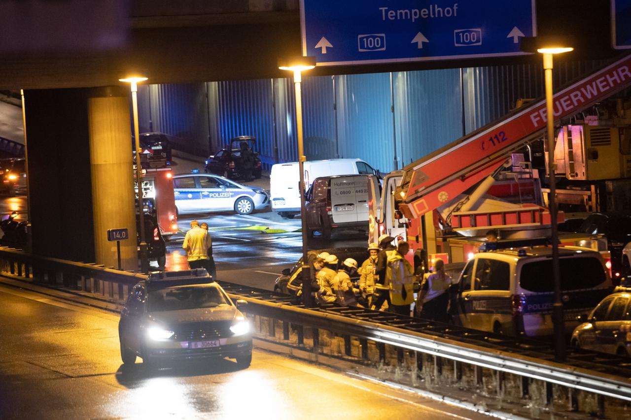 Accident on Berlin city motorway A100