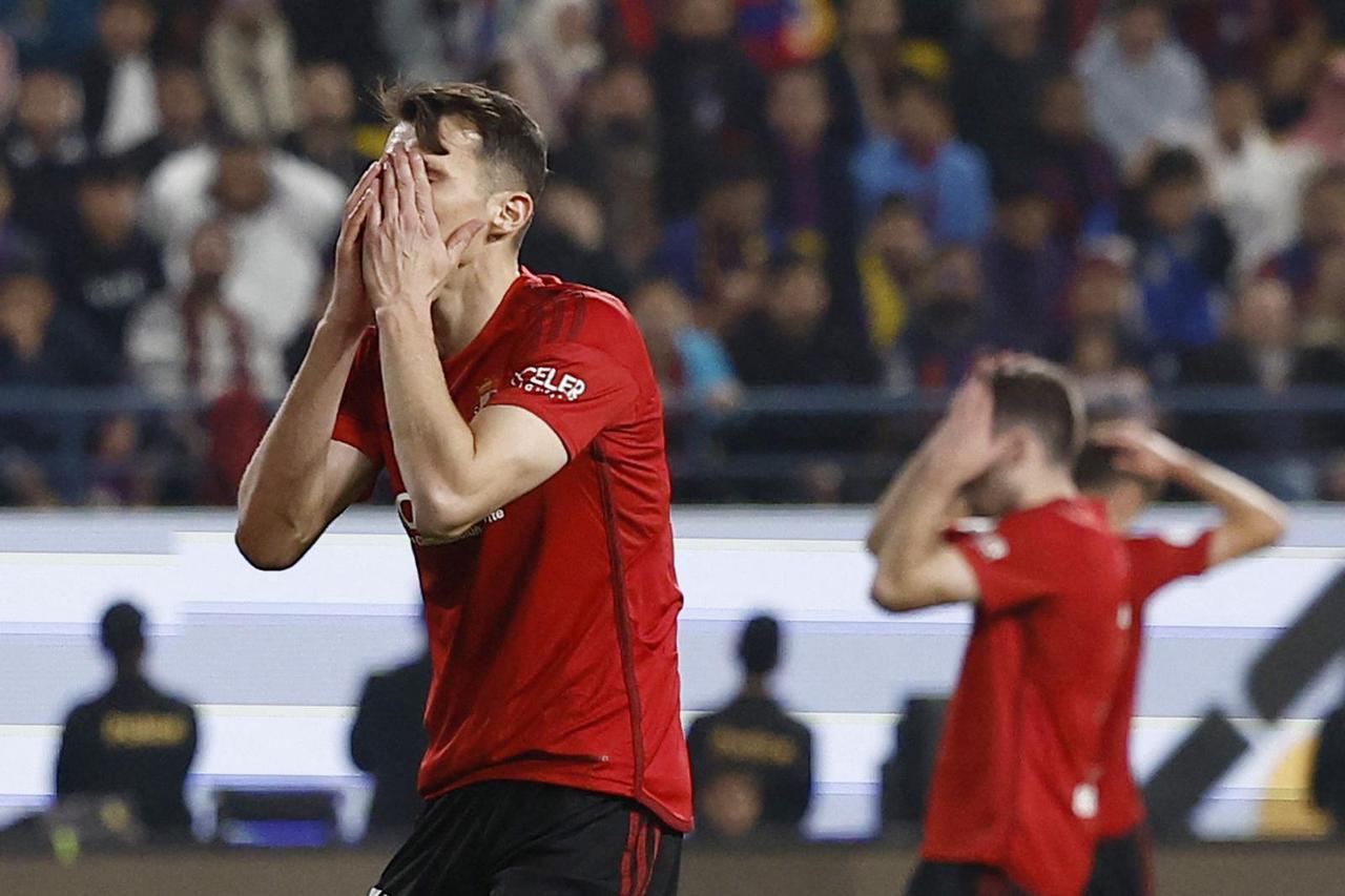 Spanish Super Cup - Semi Final - FC Barcelona v Osasuna