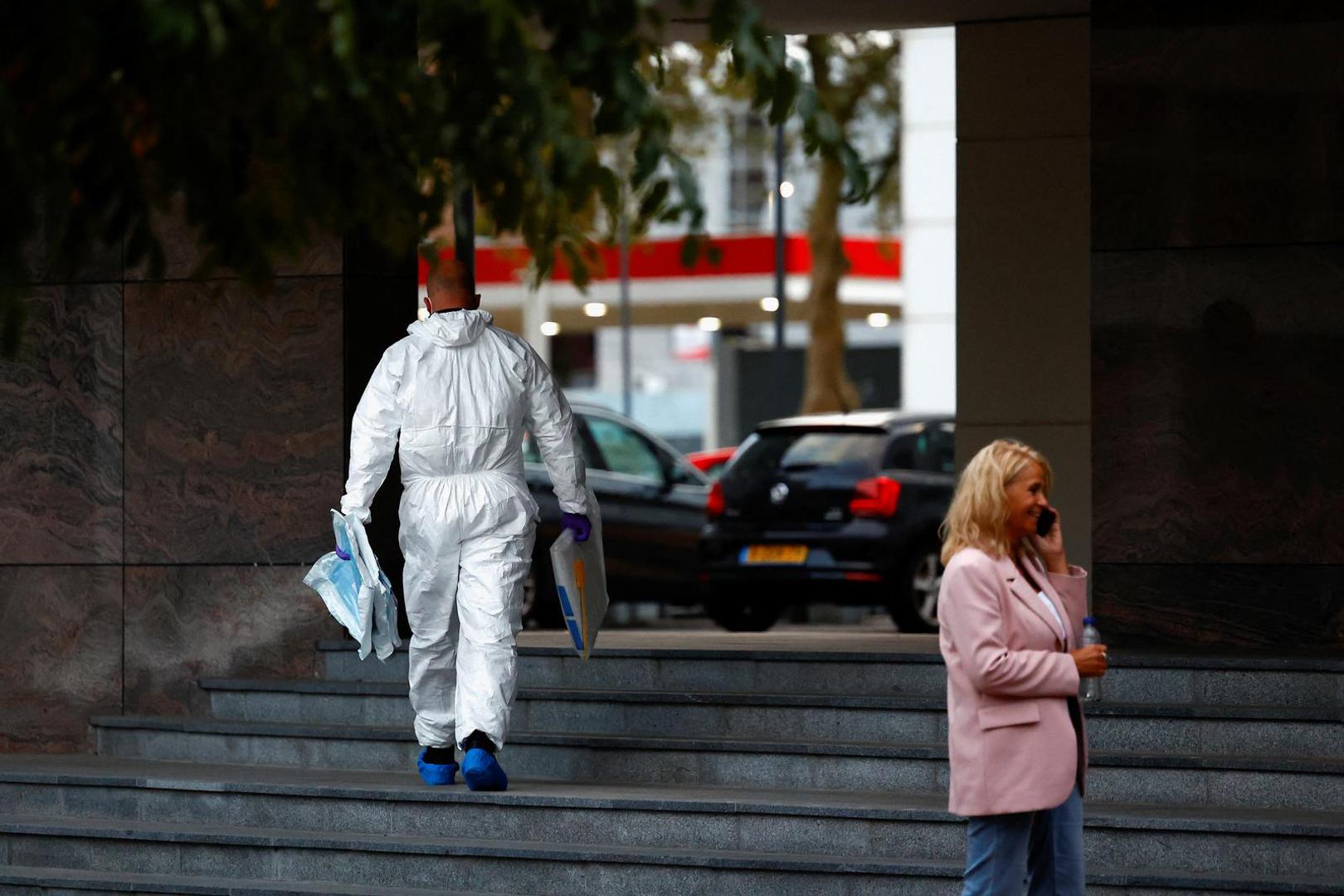 A forensic technician walks near a medical center, after Dutch police arrested a suspect after a shooting in Rotterdam, Netherlands, September 28, 2023. REUTERS/Piroschka van de Wouw Photo: Piroschka van de Wouw/REUTERS