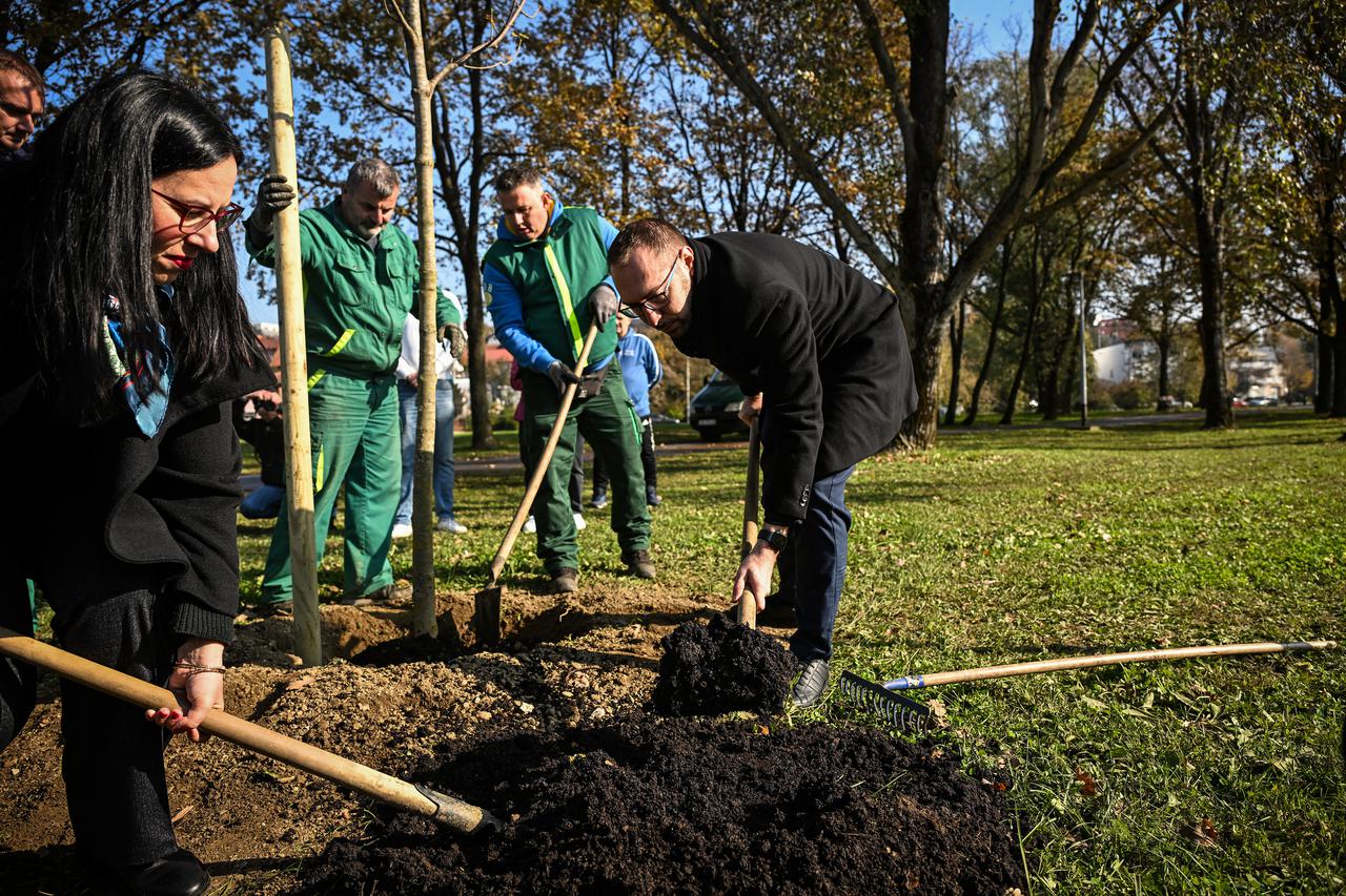 Zagreb: Gradonačelnik Tomislav Tomašević i Danijela Dolenec obilježili su početak sezone sadnje novih 8.000 stabala