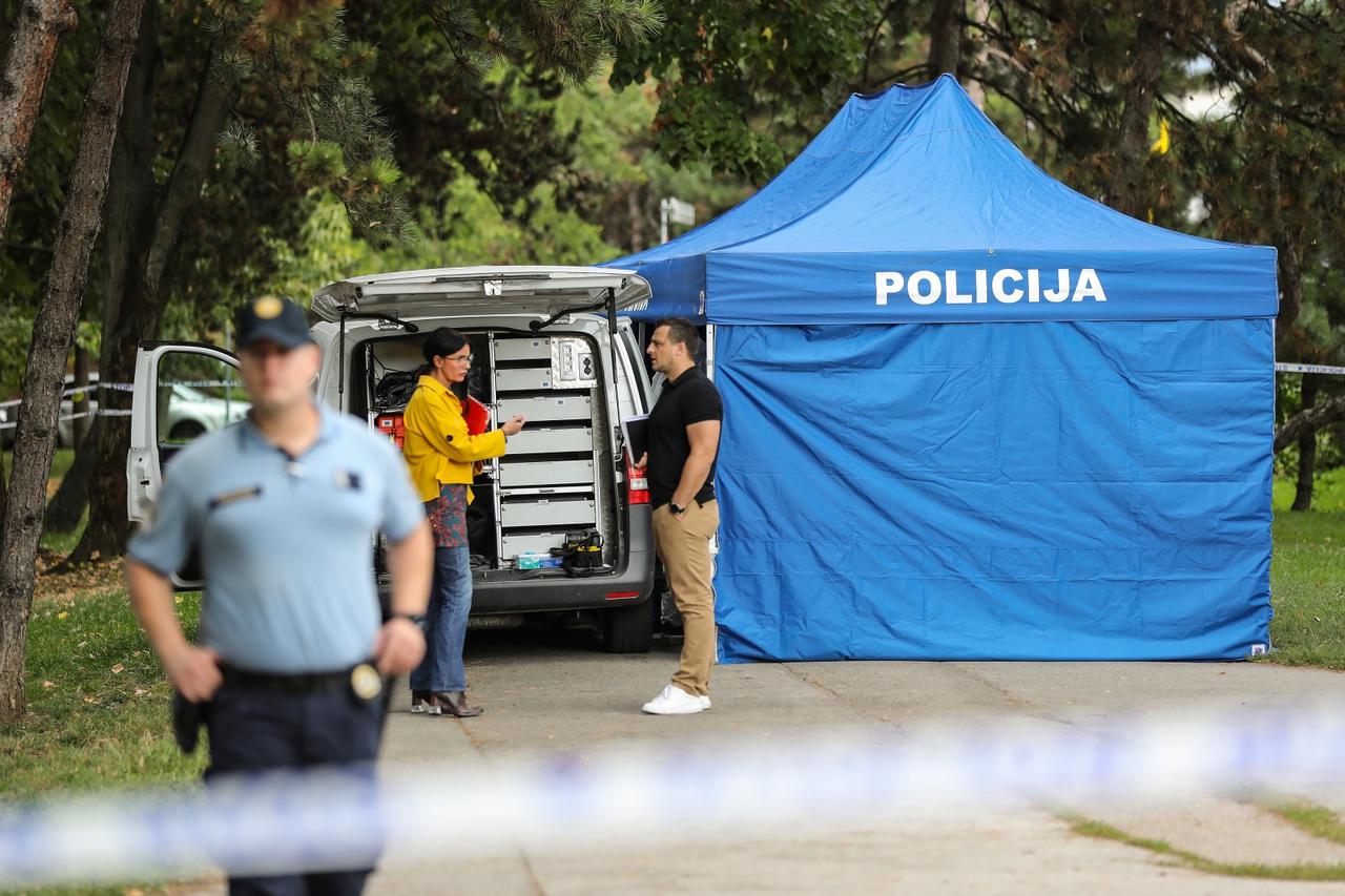 Zagreb: Očevid u Trnju gdje je na parkiralištu pronađen mrtav muškarac