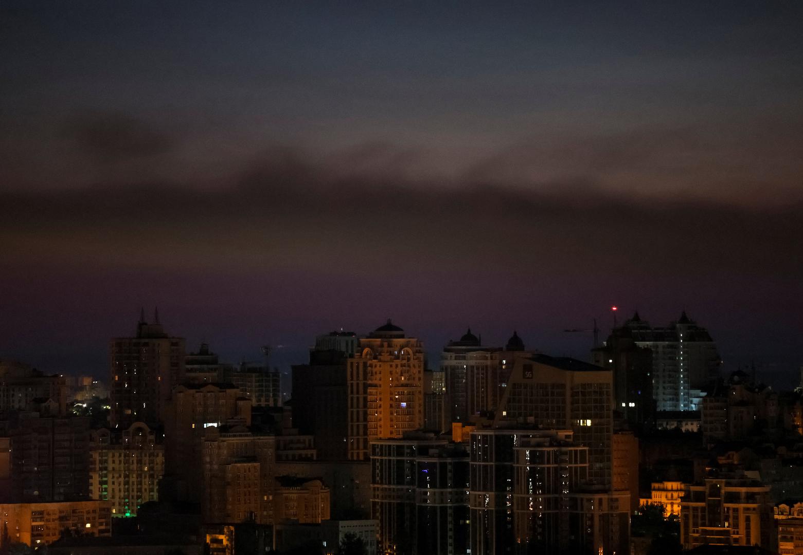 A view shows the Ukrainian capital at dawn during an a Russian drone strike, amid Russia's attack on Ukraine, in Kyiv, Ukraine May 30, 2023. REUTERS/Gleb Garanich Photo: GLEB GARANICH/REUTERS