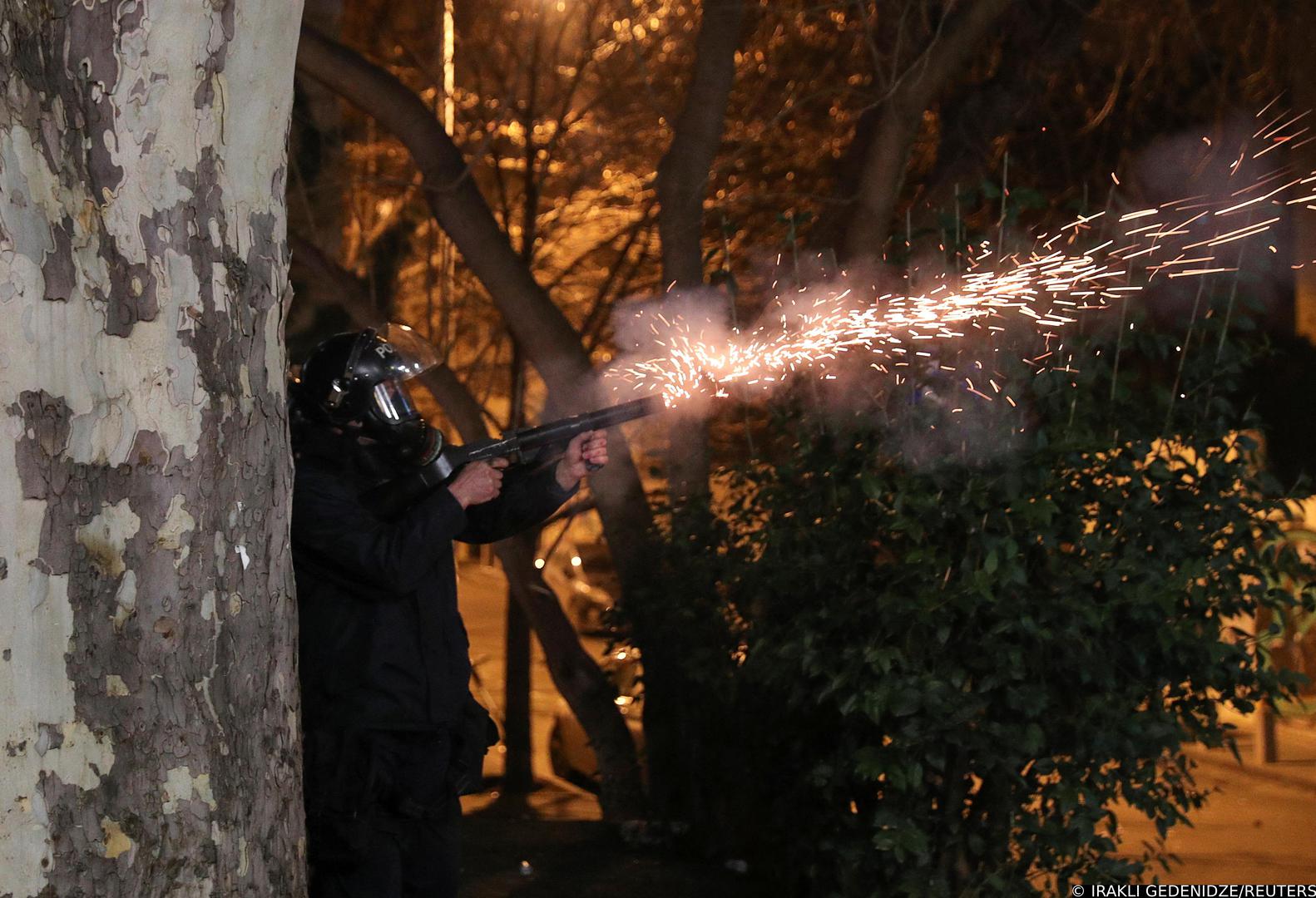 A law enforcement officer fires a tear gas can during a protest against a draft law on "foreign agents", which critics say represents an authoritarian shift and could hurt Georgia's bid to join the European Union, in Tbilisi, Georgia, March 9, 2023. REUTERS/Irakli Gedenidze Photo: IRAKLI GEDENIDZE/REUTERS