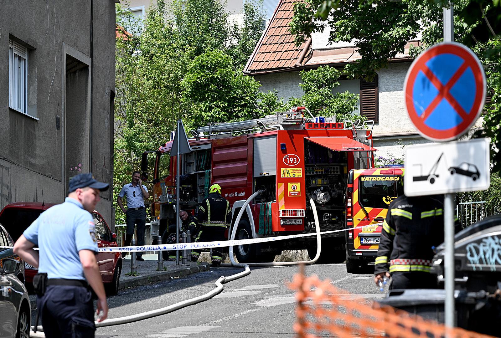 19.06.2023., Zagreb - U Hercegovackoj ulici planuo autobus ZET-a. ostecena okolna vozila i kontejneri. Photo: Davor Puklavec/PIXSELL