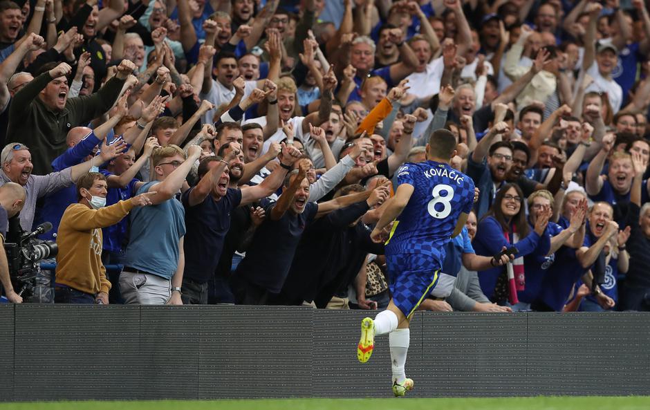 Chelsea v Aston Villa - Premier League - Stamford Bridge