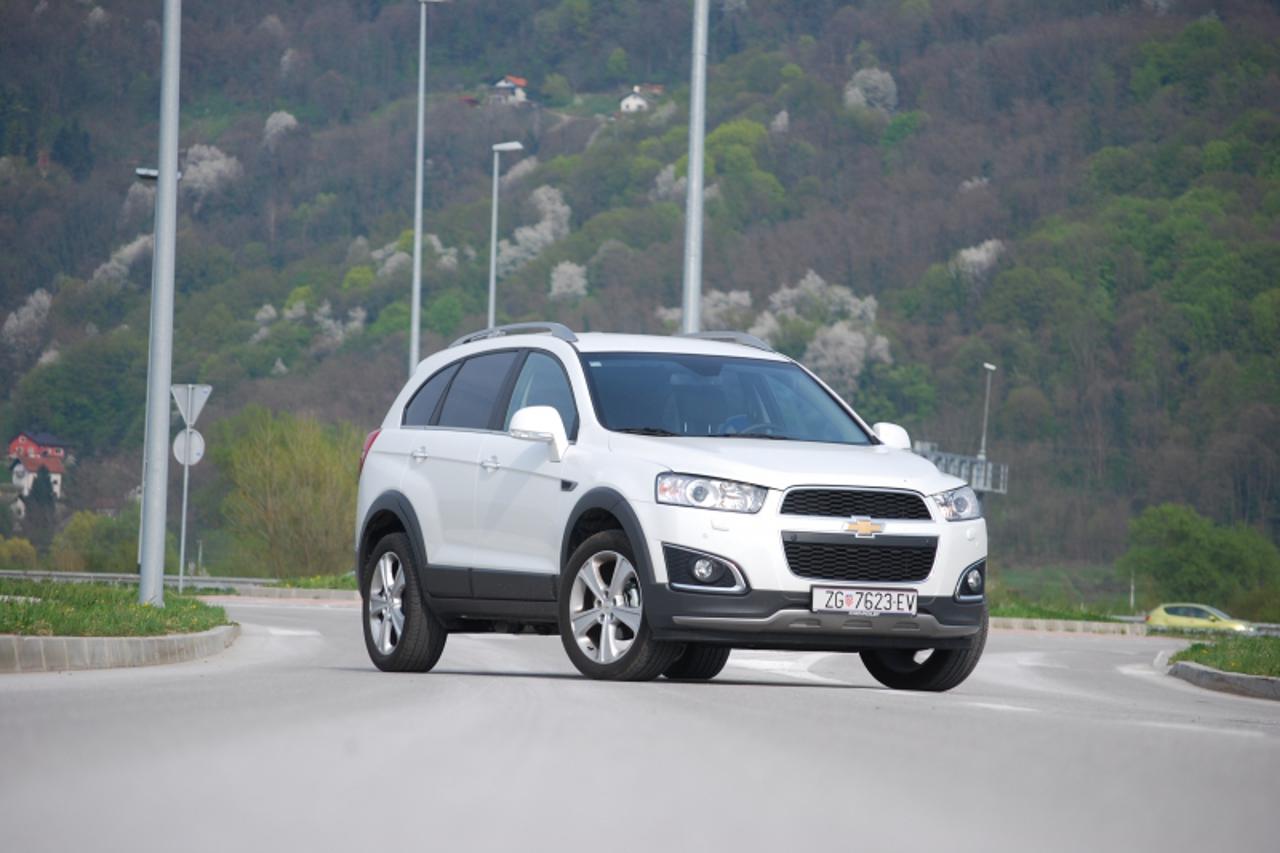 'ChevroletCaptiva01_nnn_aut_'