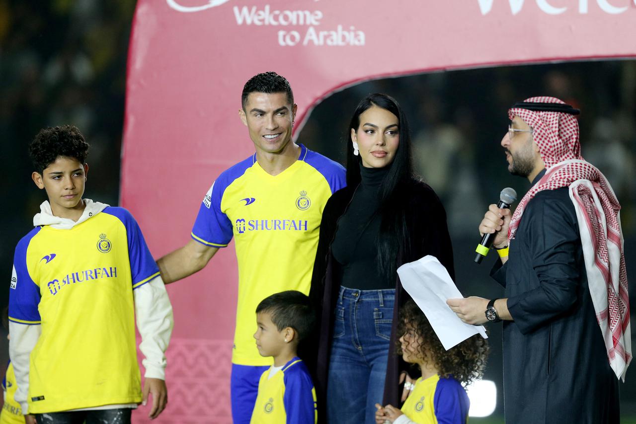 Al Nassr unveil new signing Cristiano Ronaldo