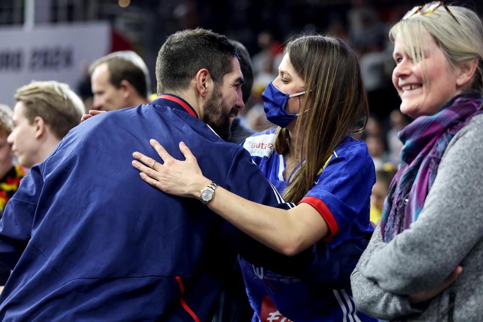 Koeln: Nikola Karabatić nakon utakmice protiv Hrvatske zagrlio suprugu 