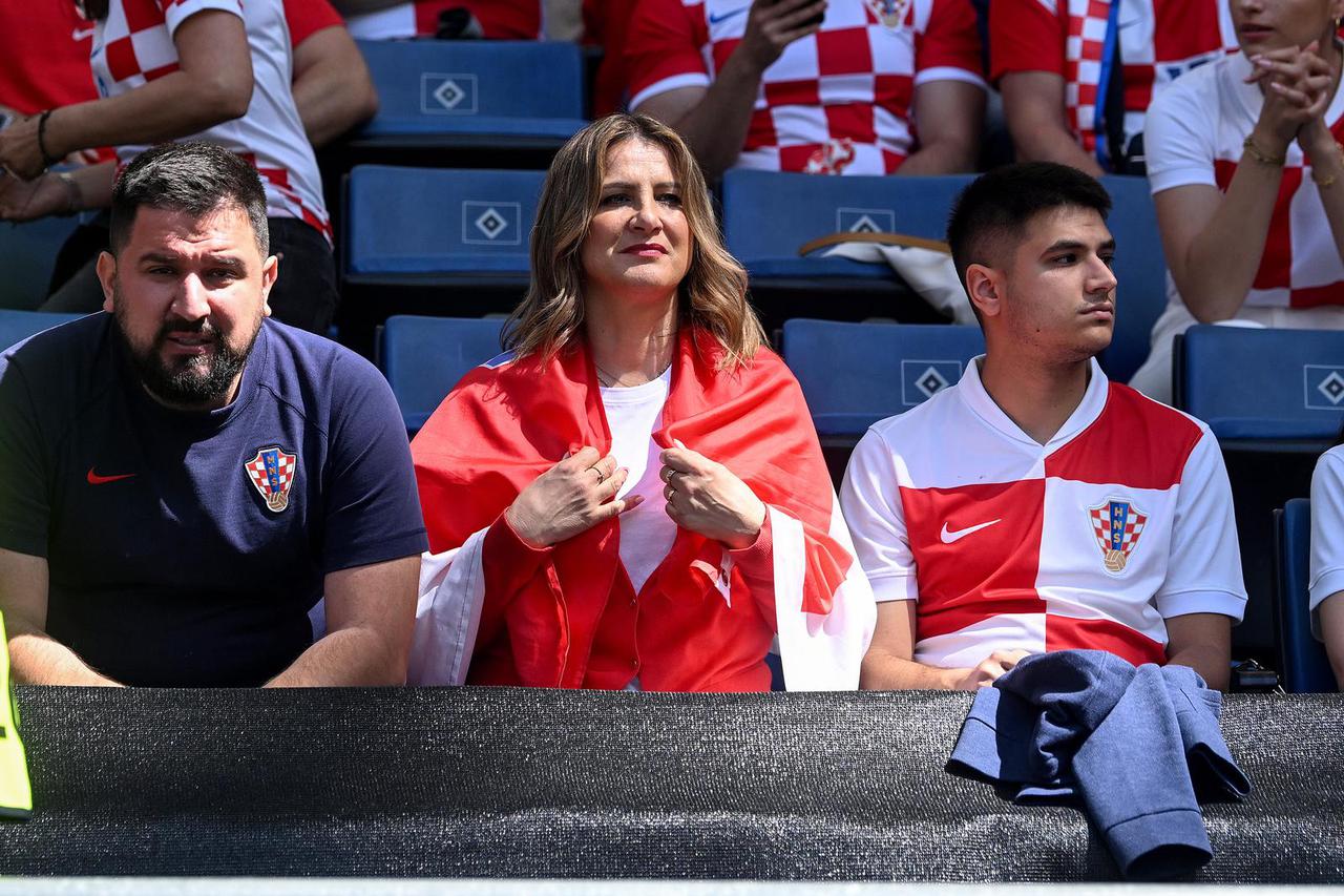 Hamburg: Supruga i sin Zlatka Dalića  na susretu Hrvatske i Albanije u 2. kolu skupine B na Europskom prvenstvu