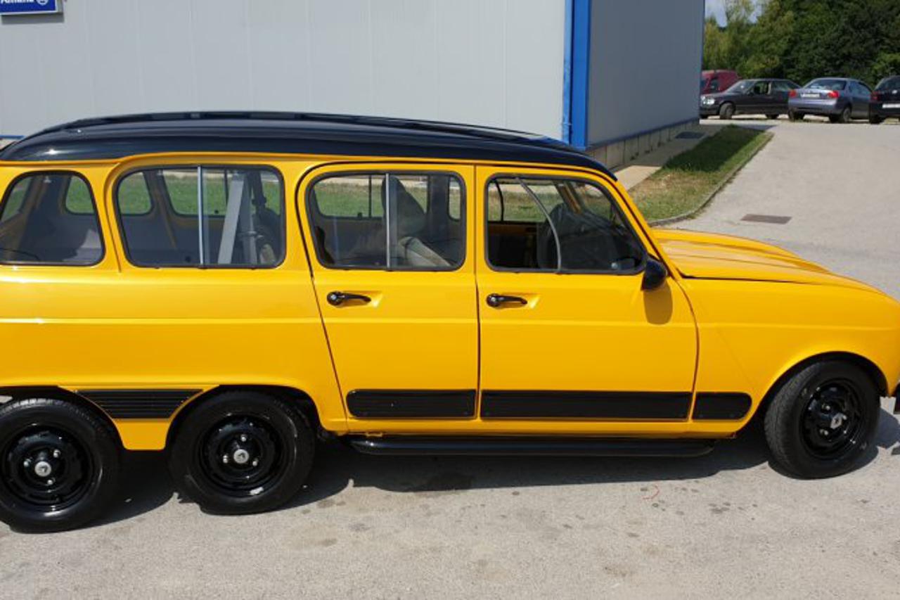 Renault 4 sa šest kotača