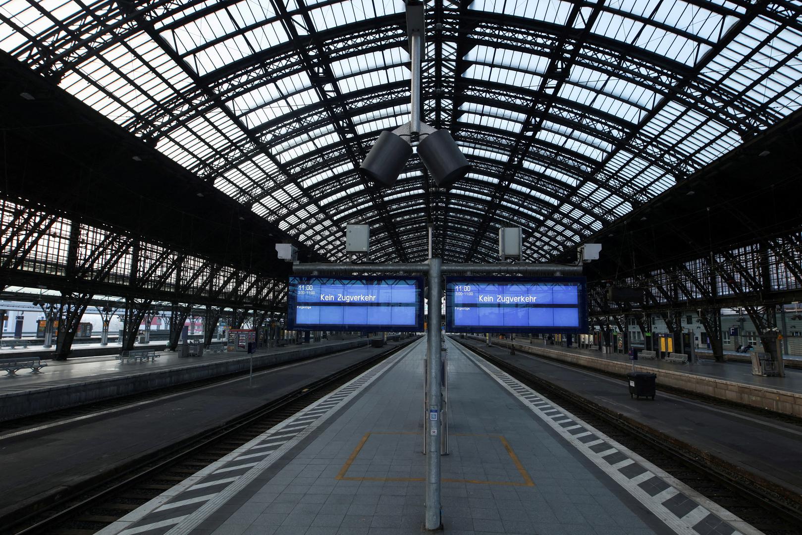 A general view of the empty Cologne Central Station during a nationwide strike called by the EVG rail and transport union over a wage dispute, in Cologne, Germany, April 21, 2023. REUTERS/Thilo Schmuelgen  REFILE - CORRECTING UNION NAME Photo: Thilo Schmuelgen/REUTERS