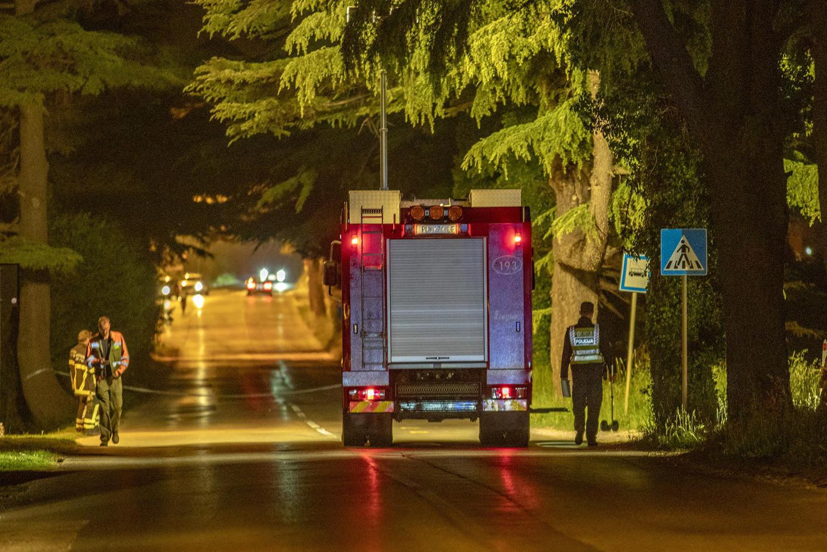 03.05.2022.., Pula - 
Prometna nesreca na zupaniskoj cesti Fazana-Veli vrh prije skretanja za Stinjan. Hundai Getz zelene boje sletio je sa ceste te udario u stablo. Osoba je preminula u vozilu pitne pomoci. Photo: Srecko Niketic/PIXSELL