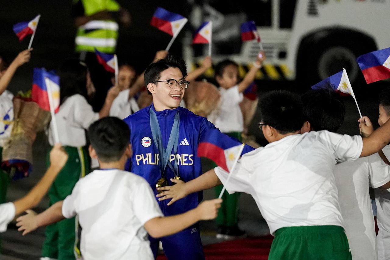 Philippine Olympians Arrive in Pasay City, Philippines