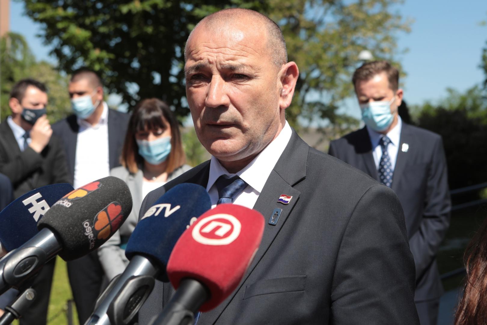 21.05.2021., Osijek - U organizaciji Ministarstva branitelja u Klinickom zavodu za patologiju i sudsku medicinu KBC Osijek odrzana je zavrsna identifikacija posmrtnih ostataka sest osoba nestalih i smrtno stradalih u Domovinskom ratu. Prisutni su bili Andrej Plenkovic te Tomo Medved. Photo: Dubravka Petric/PIXSELL