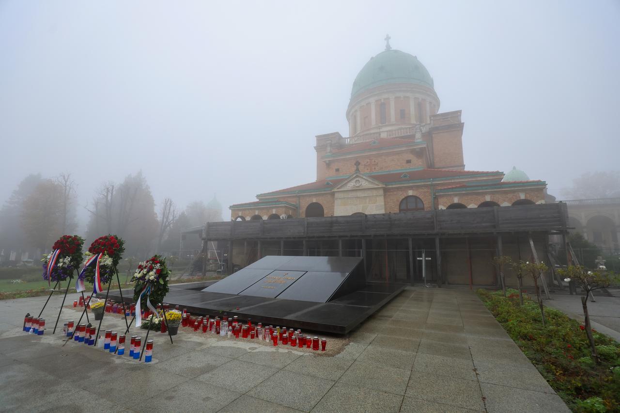 Zagreb: Posljednja počivalista poznatih Hrvata na groblju Mirogoj