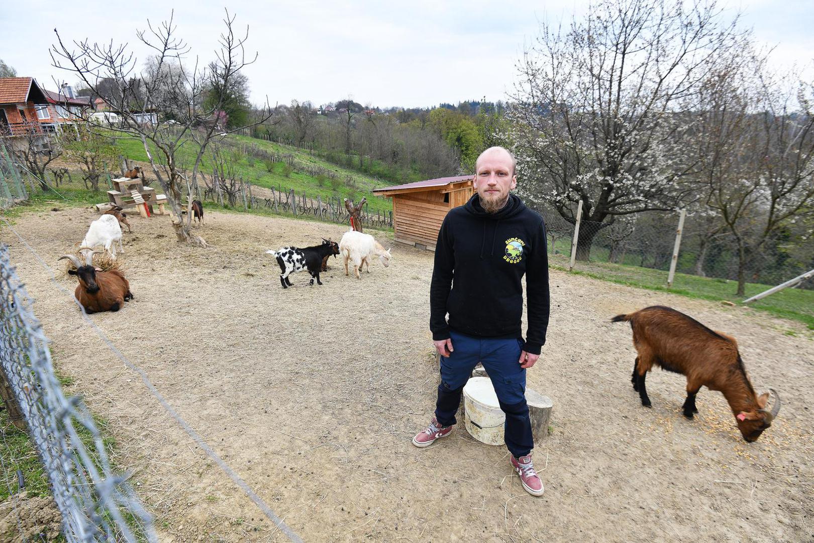 07.04.2023., Pescenica Vinicka - Nikola Bosak, vlasnik utocista za farmske zivotinje Suncani Bregec. Photo: Vjeran Zganec Rogulja/PIXSELL