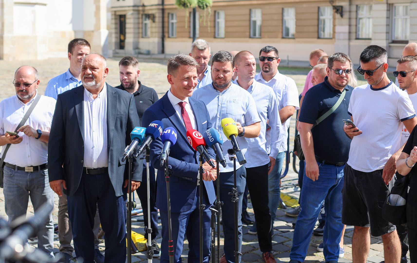 24.08.2024., Zagreb - Trg sv. Marka. Saborski zastupnik Dario Zurovec odrzao je konferenciju za novinare na kojoj je sluzbeno objavio da odlazi iz stranke Fokus. Photo: Sanjin Strukic/PIXSELL