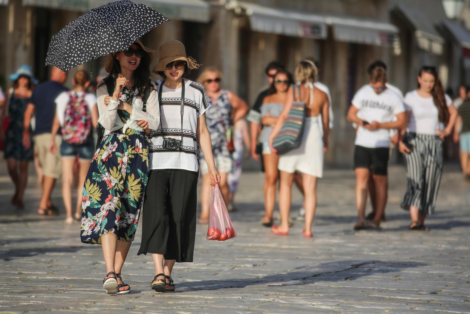 Kroz rad u turizmu može se upoznati ljude iz cijelog svijeta