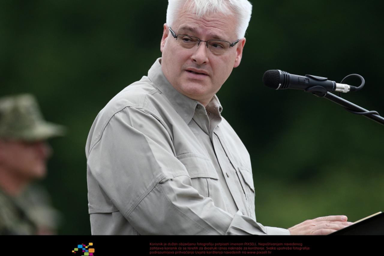 '11.06.2011., Slunj -  Na vojnom poligonu Eugen Kvaternik odrzala se vojna vjezba Immedeatly response. Predsjednik Ivo Josipovic Photo: Zeljko Hladika/PIXSELL'