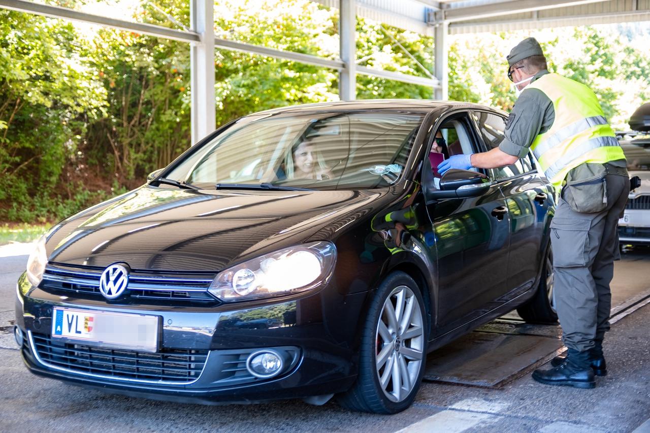 Gužve na austrijskoj granici Thörl Maglern