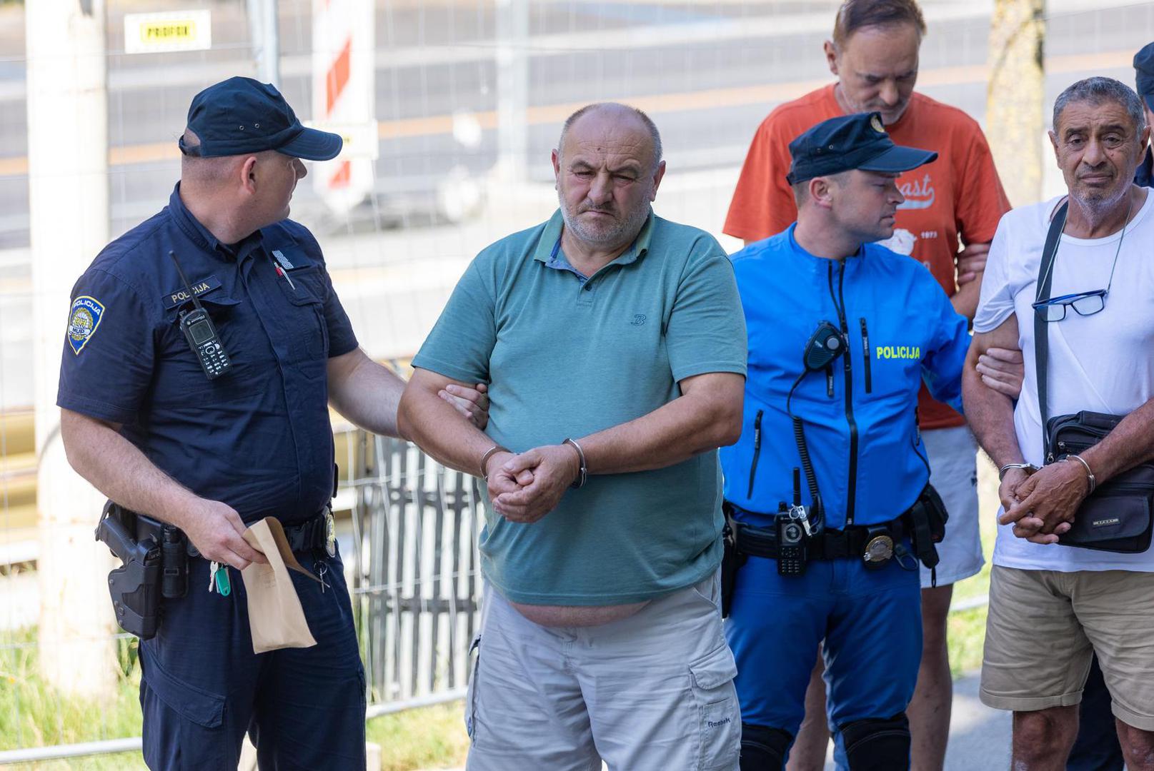 11.07.2024., Osijek - Zupanijski sud, Privodjenje petorice uhicenih, osumnjicenih za ratni zlocin sucu istrage. Photo: Davor Javorovic/PIXSELL