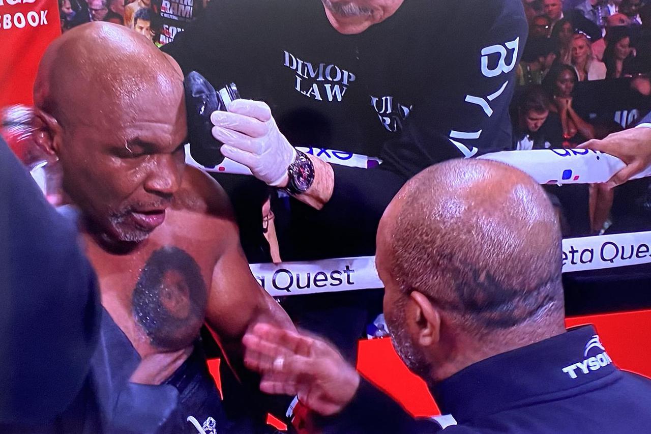 Le combat de boxe en entre Mike Tyson et Jake Paul en images