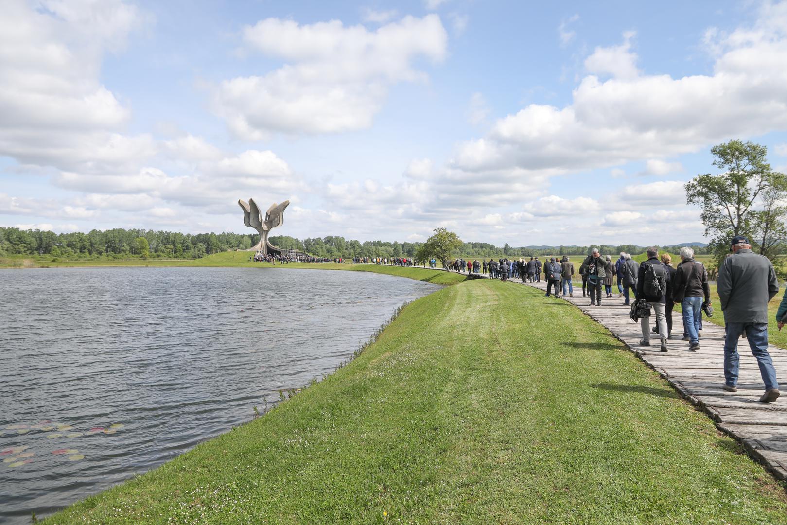 21.04.2024., Jasenovac - Povodom dana sjecanja na zrtve ustaskog logora u Jasenovcu odrzana je komemoracija te kolona sjecanja. Photo: Luka Batelic/PIXSELL