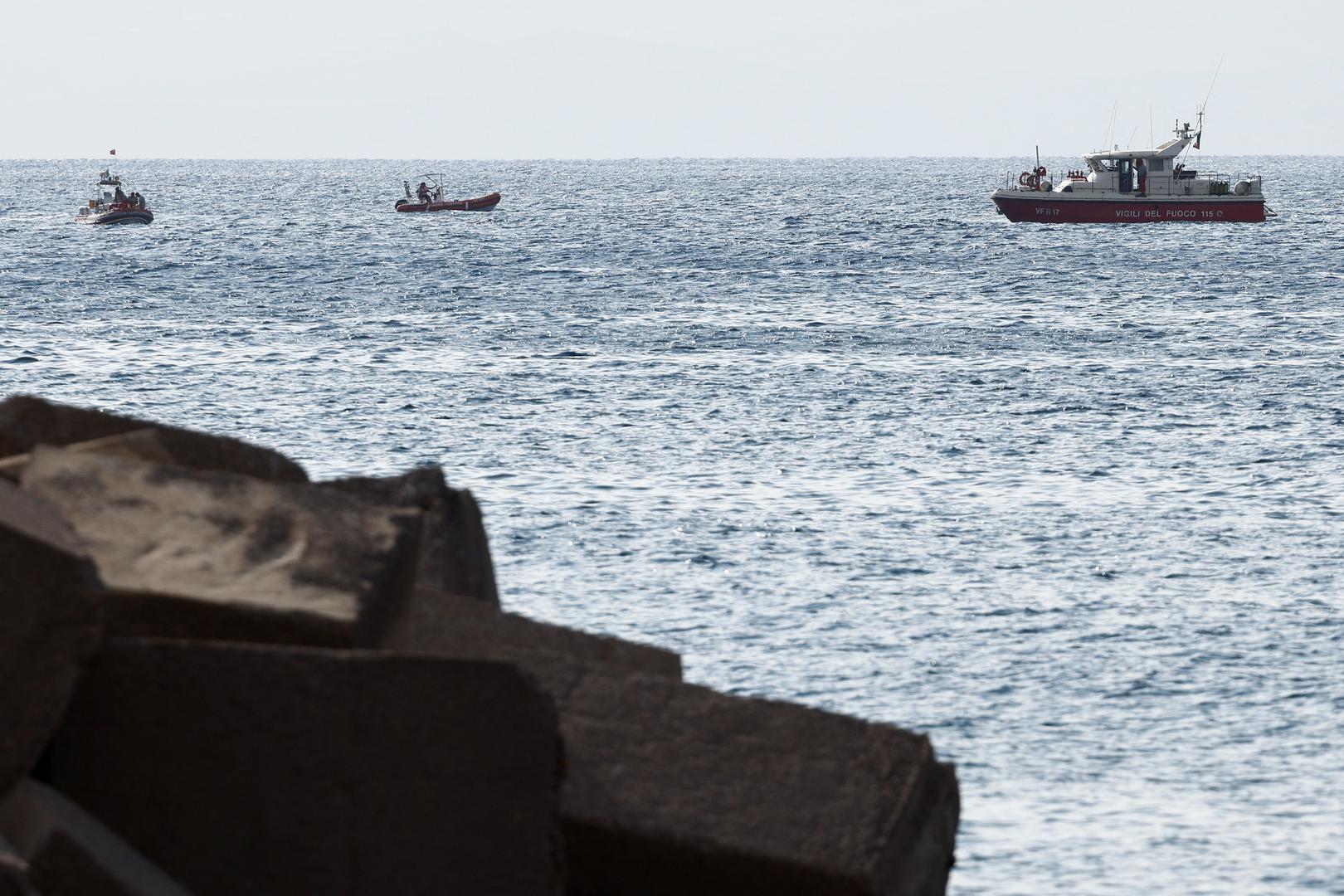 Rescue boats operate on the sea to search for the missing, including British entrepreneur Mike Lynch, after a luxury yacht sank off the coast of Porticello, near the Sicilian city of Palermo, Italy August 20, 2024. REUTERS/Guglielmo Mangiapane Photo: GUGLIELMO MANGIAPANE/REUTERS