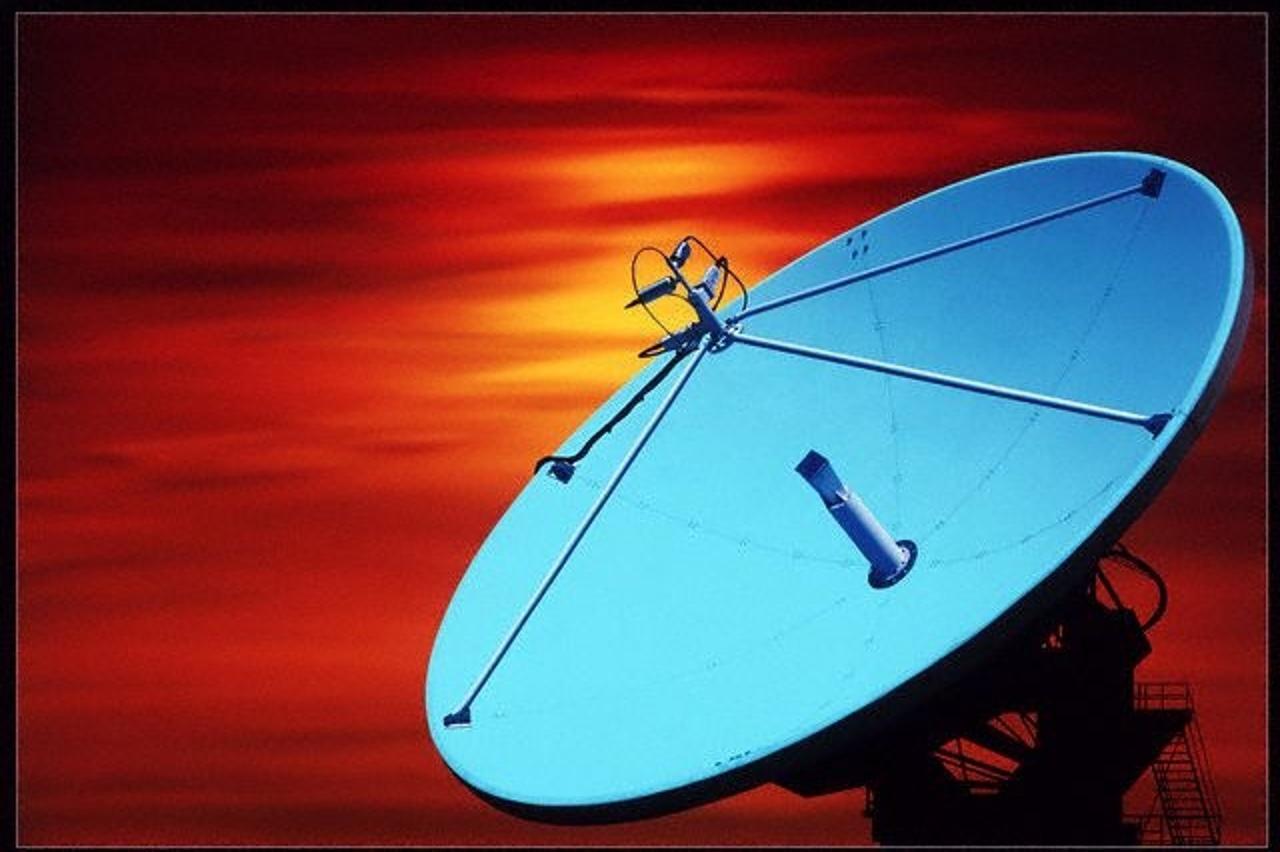 'Satellite dish December 15, 1998 satelitska antena'