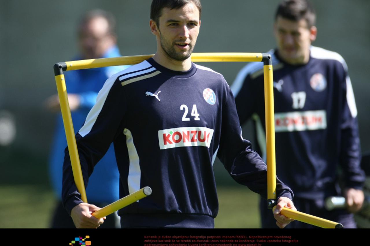 '10.04.2012., Maksimirska 128, Zagreb - Na pomocnom igralistu Hitrec Kacijan nogometasi Dinama odradili su jutarnji trening. Milan Badelj. Photo: Sanjin Strukic/PIXSELL'