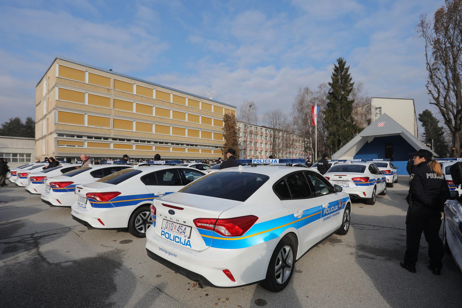 15.12.2022., Zagreb - Na Policijskoj akademiji potpredsjednik Vlade i ministar unutarnjih poslova RH dr. sc. Davor Bozinovic prisustvovao je primopredaji novih vozila s policijskim obiljezjima za policijske uprave. Radi se o primopredaji novog kontingenta od 175 vozila s policijskim obiljezjima marke Ford Focus Connected 1.5 EcoBlue od kojih je njih 50 bilo izlozeno na platou Policijske akademije. Photo: Tomislav Miletic/PIXSELL