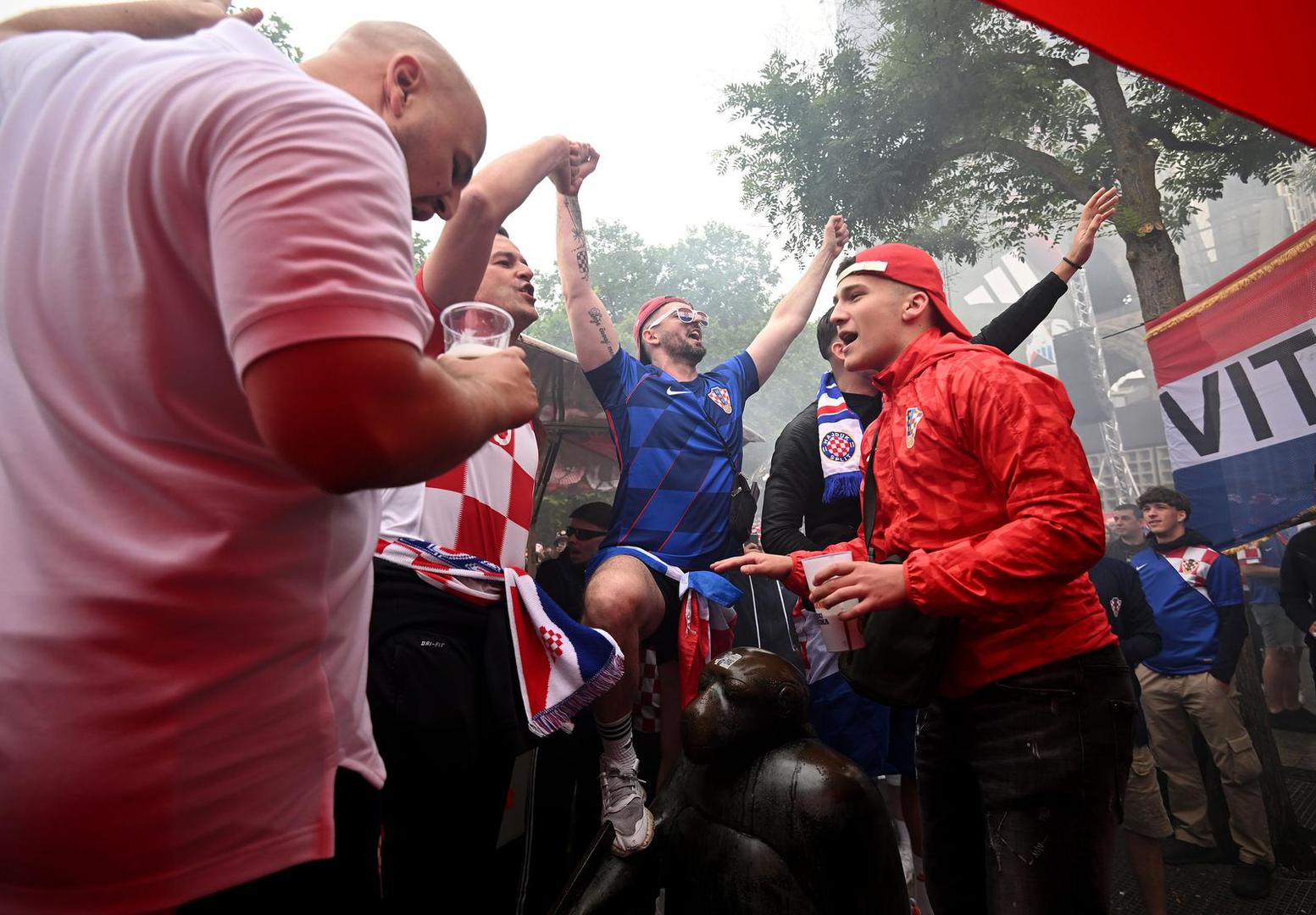 15.06.2024., Berlin, Njemacka - Navijaci u gradu prije prve utakmice na europskom prvenstvu, spanjolska hrvatska.  Photo: Marko Lukunic/PIXSELL