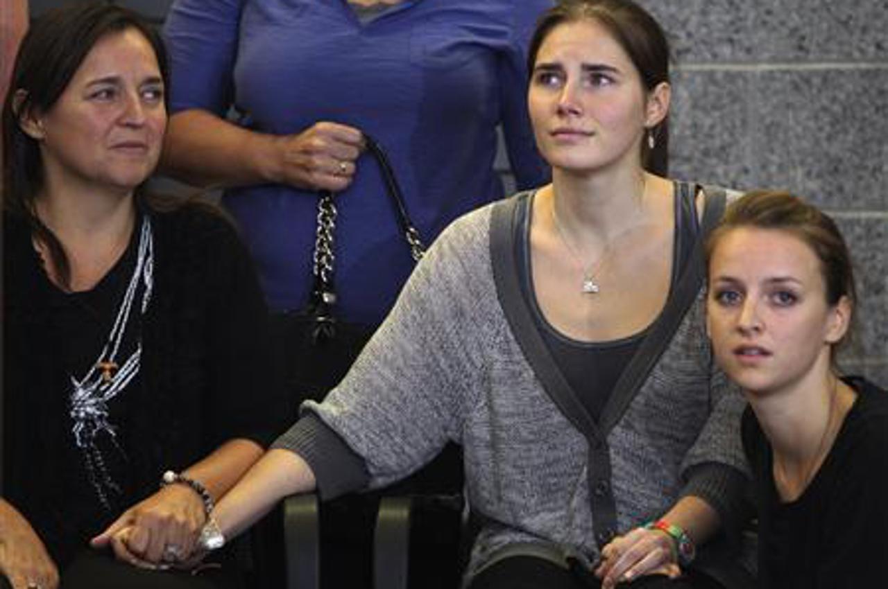 Amanda Knox vratila se kući u Seattle (1)