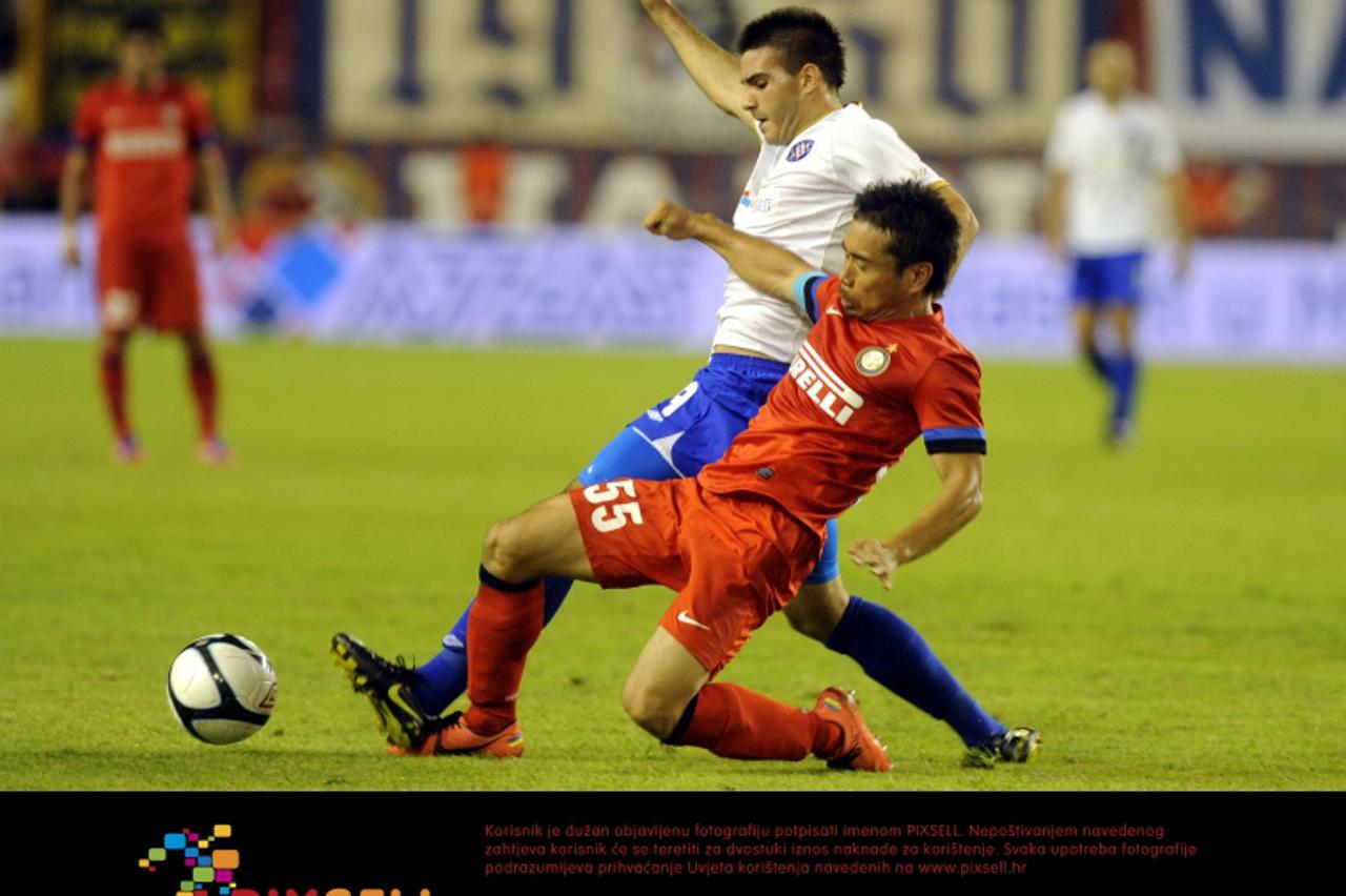 '02.08.2012., Stadion Poljud, Split - Prva utakmica 3. pretkola Europske lige, HNK Hajduk Split - FC Inter Milano.  Anton Maglica i Yuto Nagatomo.  Photo: Tino Juric/PIXSELL'