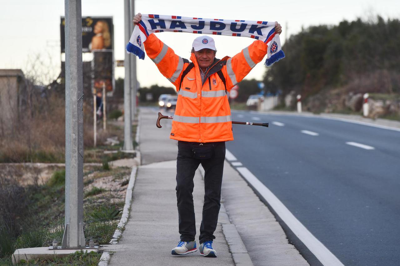 Šibenik: Ante Baraba iz Paljuva pješa?i 150 kilometara kao poklon Periši?u zbog povratka u Hajduk