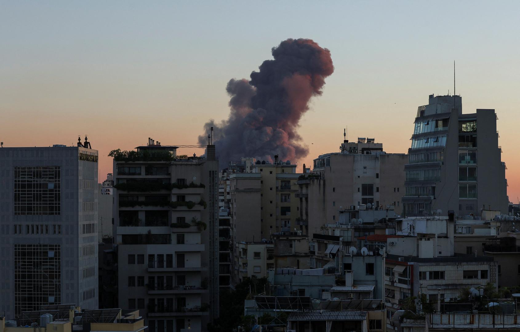 Smoke rises behind buildings in Beirut, Lebanon September 27, 2024. REUTERS/Emilie Madi Photo: EMILIE MADI/REUTERS